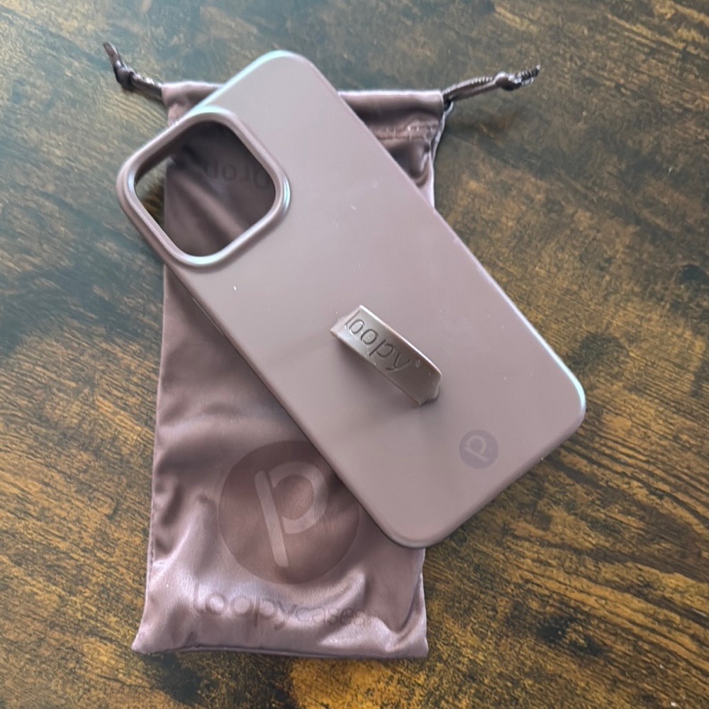Loopy  Brown Phone Case iPhone 15 pro Max